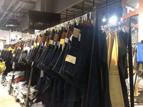 勁爆 鳳崗聯泰廠秋季服裝員工福利展廳大開倉 還有t恤免費送