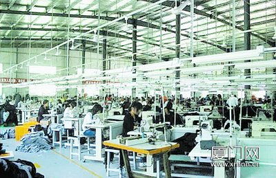 小學生生源數現計劃外突增 校服廠加緊量體重新補貨