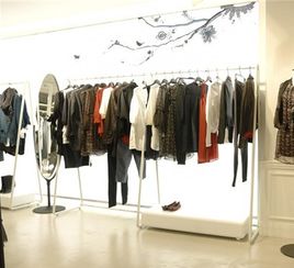 開品牌服裝加盟店關(guān)注哪些因素更賺錢