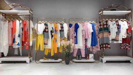 做個(gè)服裝代理小程序需要多少錢?探索創(chuàng)業(yè)新機(jī)會(huì)!